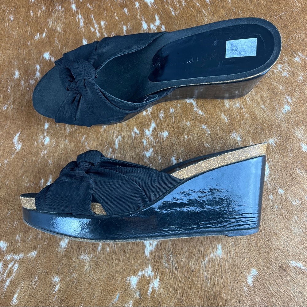 Donald J Pliner black wedge sandal